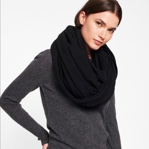White + Warren 100% Cashmere Travel Wrap